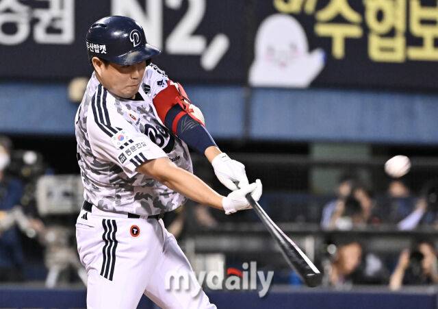 이승엽은 떠났는데 두산에서 이승엽과 어깨를 나란히 할 선수가 있다…양의지 위대한 GG 새역사 도전