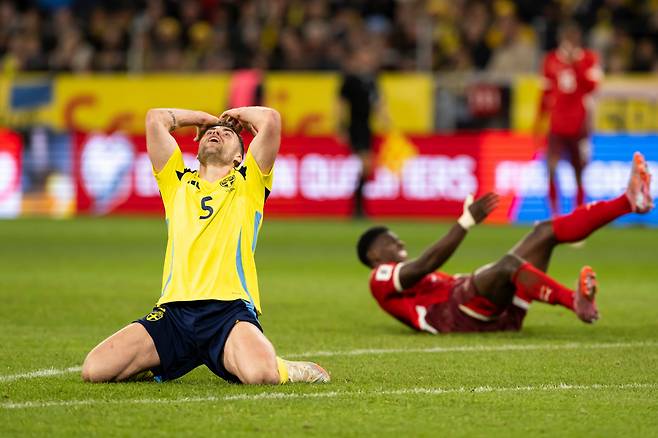 '英 BBC 경악' EPL 역대 최고 이적료, 유럽 최고 골잡이, 토트넘 최고 유망주...최고만 다 모였는데, 월드컵 못 갈 위기