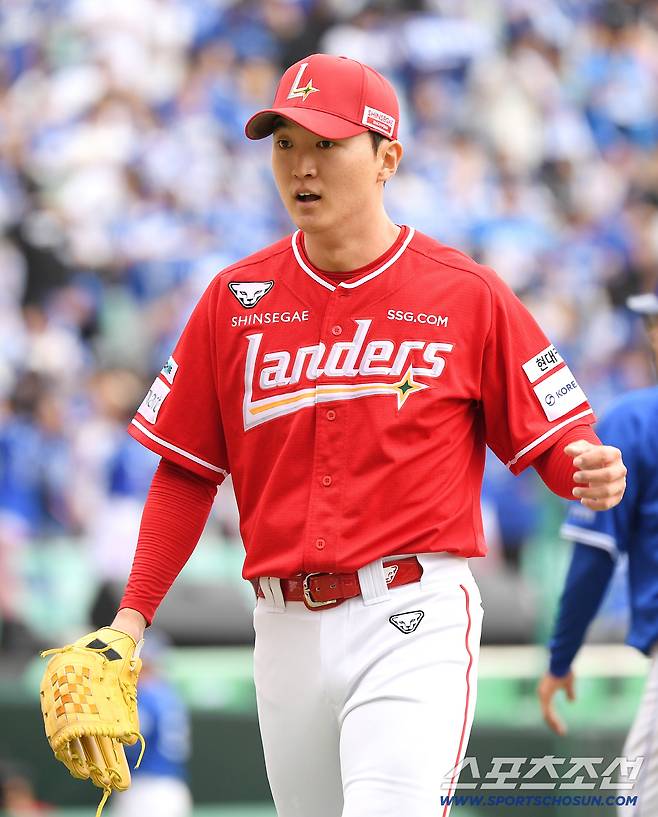 가을야구 초보 감독 맞아? '제2의 김광현' 2차전 선택부터 조기 강판까지...뚝심과 결단 대단하네