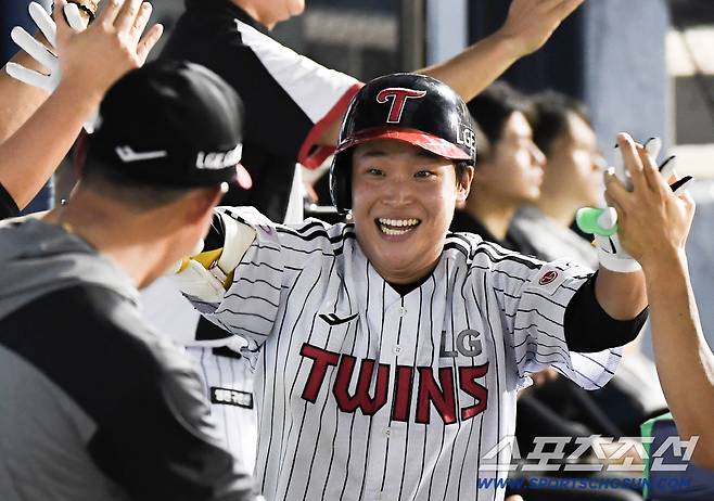 1명도 쉽지 않은데... LG가 20년만에 신인 3명을 한국시리즈에 올릴까. 핵심 불펜, 대타 요원, 내년 유망주. 가능성은[SC 포커스]