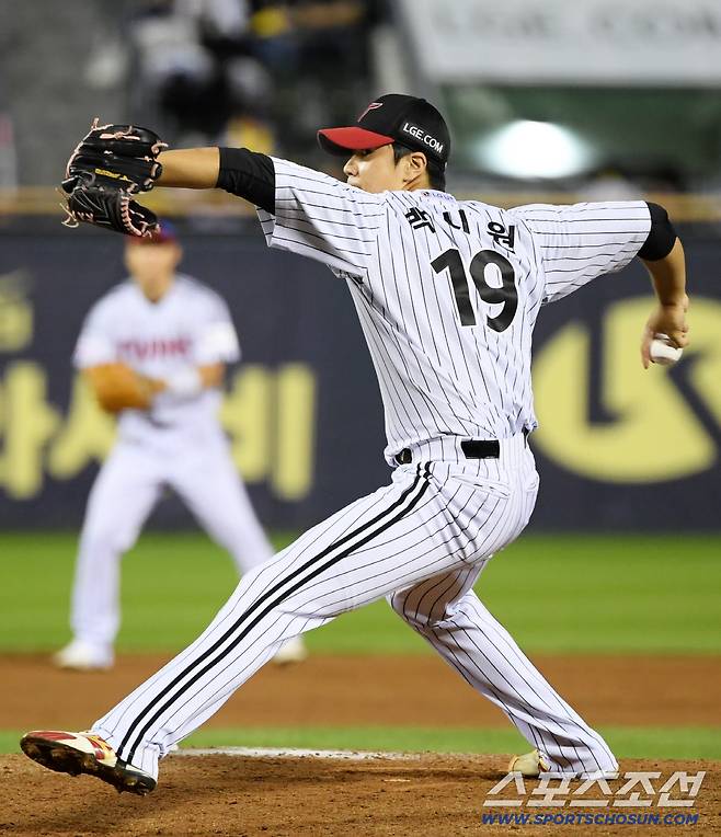 1명도 쉽지 않은데... LG가 20년만에 신인 3명을 한국시리즈에 올릴까. 핵심 불펜, 대타 요원, 내년 유망주. 가능성은[SC 포커스]