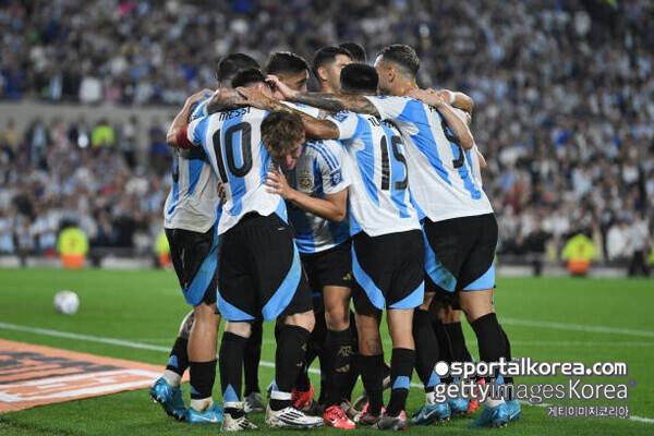 '이례적 상황' 손흥민이 대놓고 지원했는데...A매치 기간 MLS 선발 출전한 메시, 애틀랜타전 멀티골, 부앙가 제치고 득점 선두