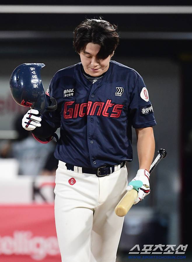 가을야구 탈락보다 더 충격...대표팀에 롯데의 자랑 '윤나고황' 자리 없다, 이게 냉혹한 현실이다