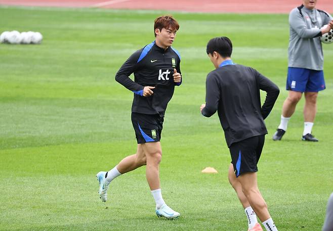 “어떻게 감히 손흥민을…” 질문에 옴짝달싹 오현규 “손흥민은 대한민국 캡틴, 경쟁이란 단어 안 어울려” 진심발언 [SPO 현장]