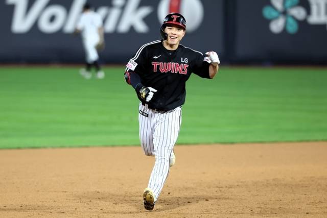 ‘페넌트레이스 챔피언’ LG 트윈스 외야수 문성주, K-베이스볼 시리즈 출격