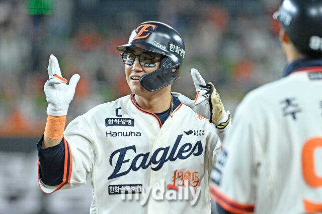 '메가이글스포 17안타 대폭발' 정우주 153km KKK+채은성 솔로포, 상무에 12-6 대승…한동희 투런포, 리베라토 3안타 [MD대전]