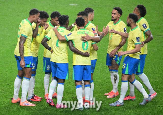 '수비수는 할 일이 없었고 골키퍼는 경기 관전했다, 일본이 더 강할 것'…브라질전 대패 굴욕