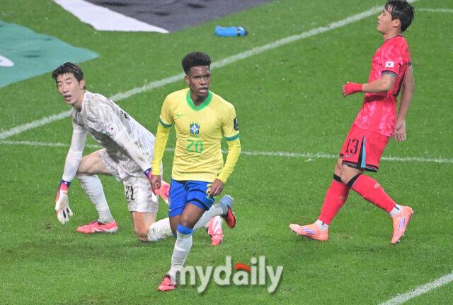 '수비수는 할 일이 없었고 골키퍼는 경기 관전했다, 일본이 더 강할 것'…브라질전 대패 굴욕