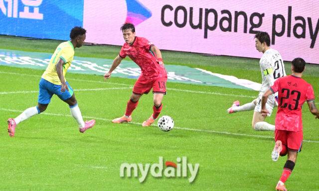 '수비수는 할 일이 없었고 골키퍼는 경기 관전했다, 일본이 더 강할 것'…브라질전 대패 굴욕