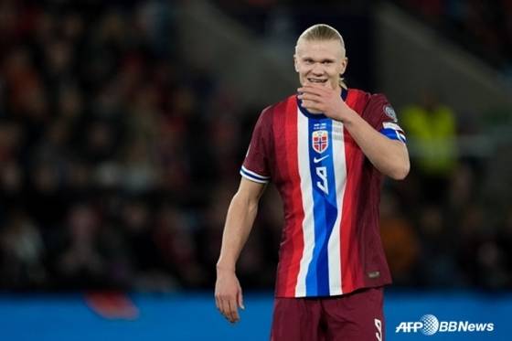 메시·호날두보다 훨씬 빠르다, 이런 괴물 '또' 없었다... '불과 46경기 만에' 홀란, 역대급 기록 세웠다