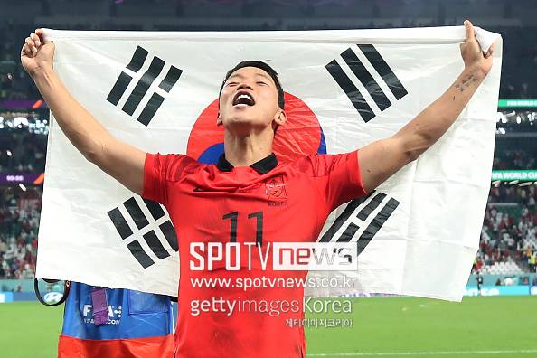 ‘대표팀 충격 제외’ 황희찬, 씁쓸하게 바이크 타며 훈련 이탈…골 넣었던 종아리→월드컵처럼 마법 일어날까 [SPO 현장]