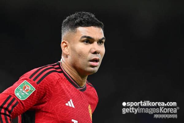 과체중 → 근육질로 부활...주급 '7억 2천' 월드클래스 MF, 카세미루 결국 맨유 떠난다