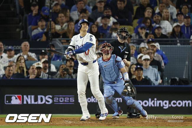 ‘타율 5푼6리’ 오타니, 로버츠의 이례적인 비판 “이대로는 월드시리즈 우승 못 해”, 투타 겸업이 부진 원인?