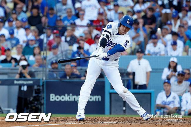 ‘타율 5푼6리’ 오타니, 로버츠의 이례적인 비판 “이대로는 월드시리즈 우승 못 해”, 투타 겸업이 부진 원인?