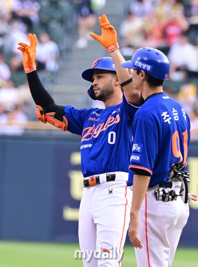 '6주 알바→정규직 전환' 이 선수가 한화 오랜 꿈 이뤄주나…홈런왕과 맞대결 상상하다