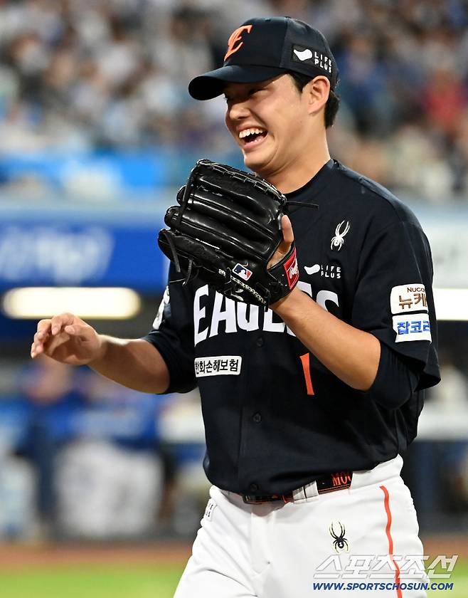 가슴이 웅장해진다. '161㎞ 22세 선발→158㎞ 20세→157㎞ 왼손 19세→156㎞ 19세→161㎞ 21세 마무리' 이 정도면 일본도 놀라겠다[SC포커스]