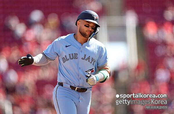 '아뿔싸' 김하성 넘는 '유격수 최대어'가 또 없어졌다…더뎌진 회복, 32년 만의 우승 노리는 토론토는 '울상'