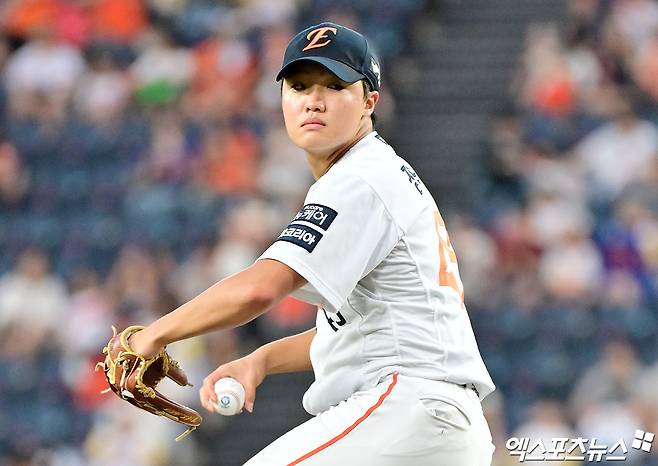 '153km 쾅' 또 KKK 압도했다…데뷔 시즌에 가을야구→태극마크까지, 정우주