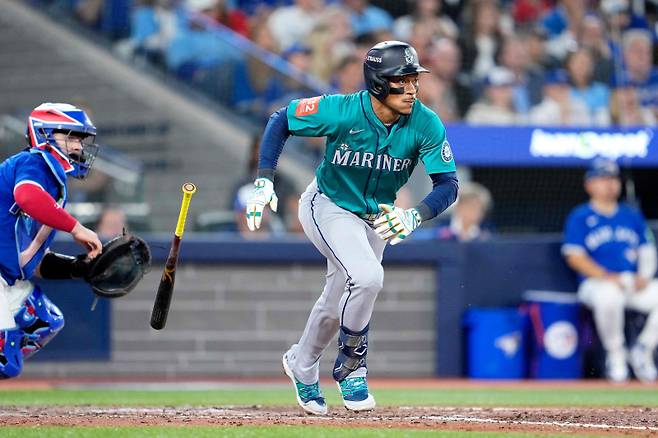 롤리 동점포+폴랑코 역전타...시애틀, 토론토 꺾고 24년 만에 챔피언십시리즈 승리