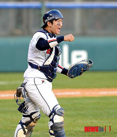 누가 54억 '오버페이'라 했나, 신고선수→슈퍼 백업→주전 도약→36세에 첫 태극마크…한화 2위 '숨은 주역'이 국대 안방도 지킨다