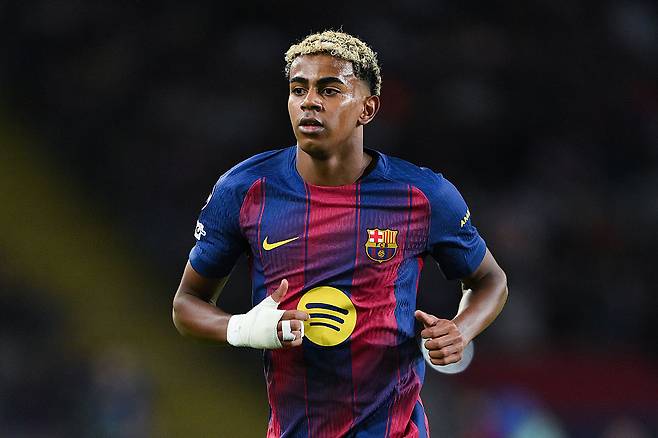 파리 생제르맹 미쳤다, 축구계 뒤흔들 ‘세기의 이적’ 예고…‘역대급 재능’ 야말 영입 위해 천문학적 비용 지불 불사