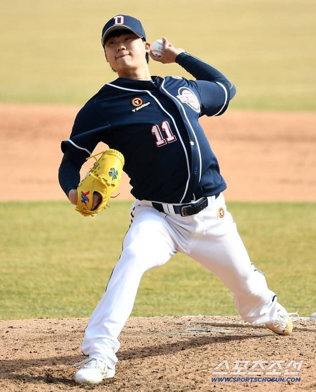 [단독] '감독 선임 임박' 두산, 선수단 정리 단행…LG·SK 트레이드 유산&파워 히터 등 11명 재계약 불가 통보