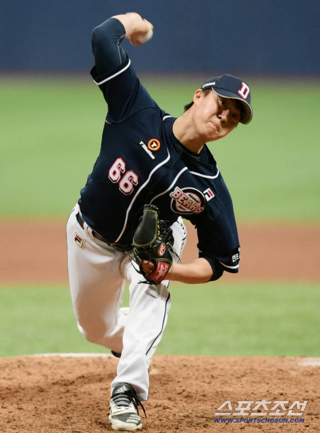 [단독] '감독 선임 임박' 두산, 선수단 정리 단행…LG·SK 트레이드 유산&파워 히터 등 11명 재계약 불가 통보