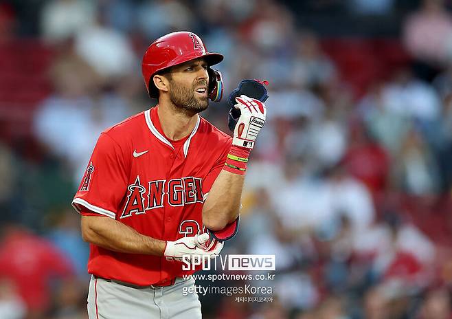 김혜성에 밀려 떠나더니 선수 생명 위기, 김혜성은 10분 만에 존재감 뿜뿜… 다저스 잔인한 결단 옳았네