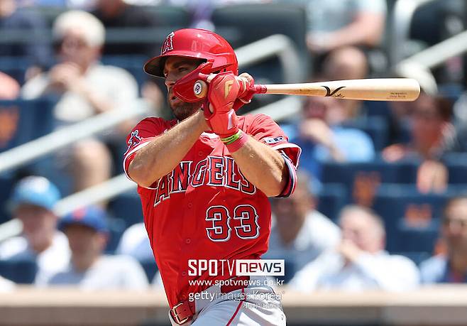 김혜성에 밀려 떠나더니 선수 생명 위기, 김혜성은 10분 만에 존재감 뿜뿜… 다저스 잔인한 결단 옳았네