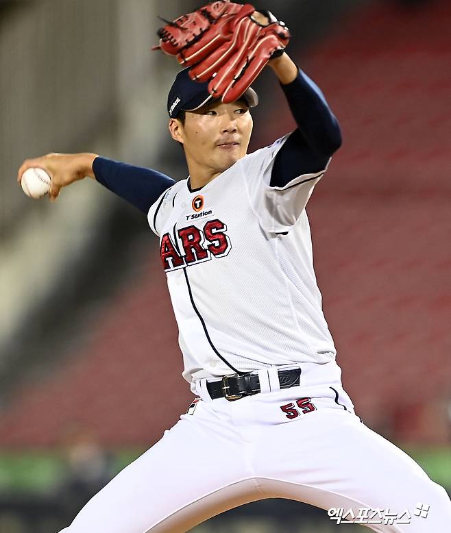 두산, 새 감독 선임 앞두고 11명 '무더기 방출' 칼바람→'SSG·LG 트레이드' 비운의 주인공 새 둥지 찾을까