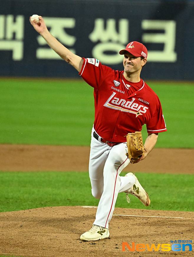 몸상태 거의 완벽하다더니..구속 뚝 떨어진 앤더슨, 준PO 3차전 3이닝만에 강판