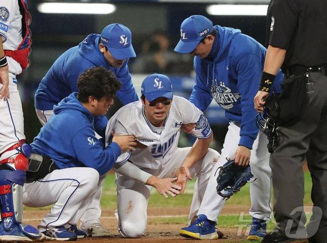 '1차전 홈런→3차전 적시타' 삼성의 히어로가 쓰러졌다, 수비 도중 허리 통증 교체