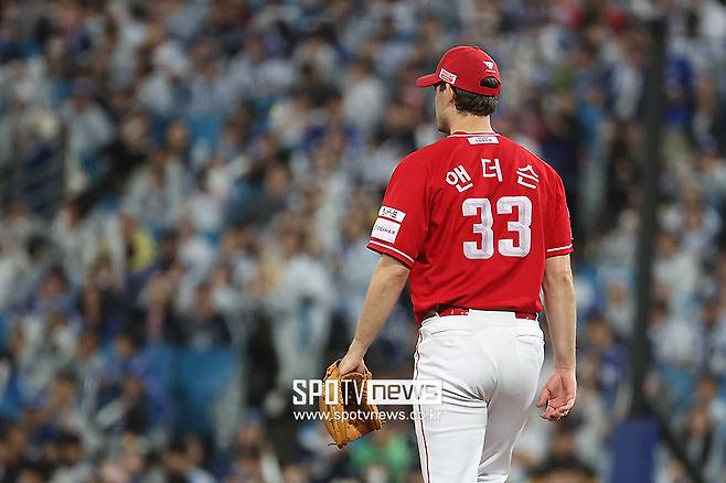 SSG 에이스는 한국에서 마지막 공을 던졌을까… 하필이면 이런 초라한 모습으로 퇴장 위기라니