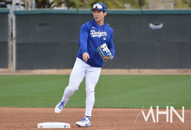 김혜성, NLCS 로스터 합류 기쁨도 잠시…1차전 선발 제외, 벤치서 무작정 대기