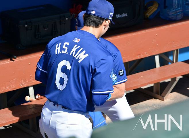 김혜성, NLCS 로스터 합류 기쁨도 잠시…1차전 선발 제외, 벤치서 무작정 대기