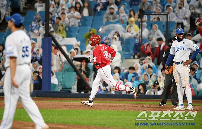 졌는데, 이 한명은 확실히 건졌다. 30홈런 거포 유망주 거짓말 아니었다[준PO 현장]