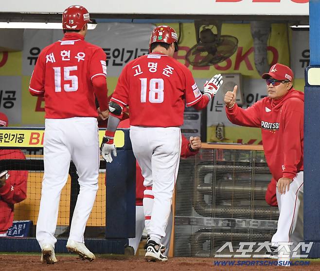 졌는데, 이 한명은 확실히 건졌다. 30홈런 거포 유망주 거짓말 아니었다[준PO 현장]