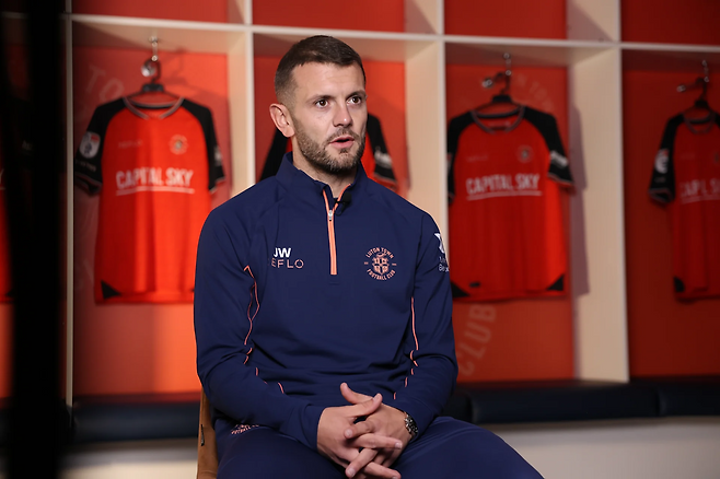 ‘오피셜’ 공식발표 떴다, 33세에 첫 프로 사령탑 부임한 ‘비운의 천재’…英 3부 루턴 타운 지휘봉 잡은 윌셔, “큰 영광이자 특권, 정말 기대돼”