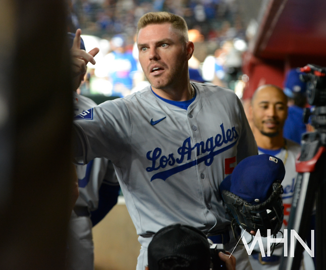 김혜성 뺀 다저스, 밀워키 상대로 NLCS 1차전 승리…정규시즌 6전 전패 '한; 풀었다