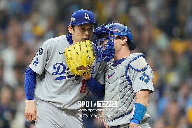 다저스 9회 2사 만루 위기 극적 탈출…스넬 8이닝 10K 완벽투, NLCS 먼저 1승 따냈다
