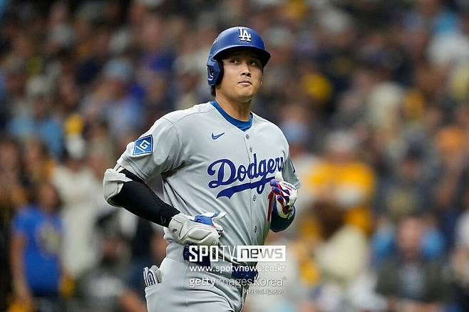 다저스 9회 2사 만루 위기 극적 탈출…스넬 8이닝 10K 완벽투, NLCS 먼저 1승 따냈다