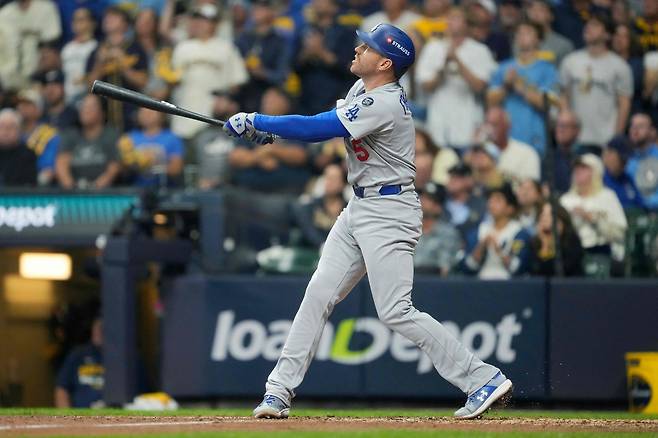 양대리그 사이영상의 압도적 위용, 처절하게 버틴 밀워키를 다저스가 찍어 눌렀다