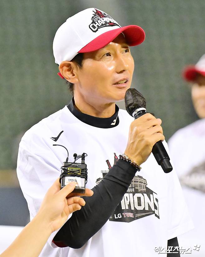 '유튜브도 나가면 안 되는데' LG, 한화와 달리 외부 연습경기 없는 이유…