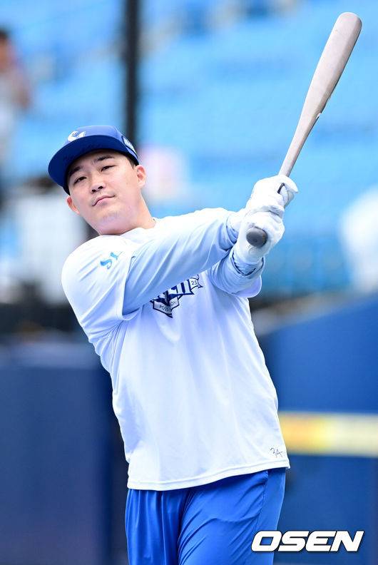 ‘초대형 악재 터졌다’ 삼성, ‘허리 부상’ 김영웅 선발 제외…전병우, 9번 3루수 선발 출장 [준PO4]