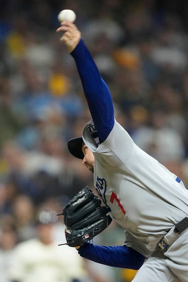 'PS 역대 최초-최초-최다' 다저스 2606억 잭팟, 로버츠 완전히 반했다