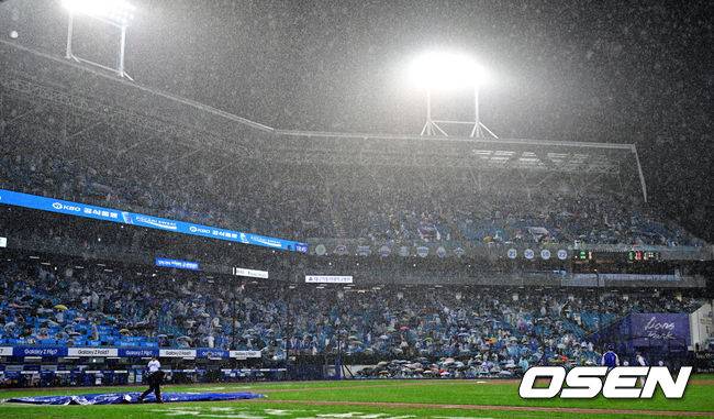 ‘표 구하기가 하늘의 별따기’ 삼성-SSG 4차전, 2만3680석 매진…PS 27G 연속 매진 [준PO4]