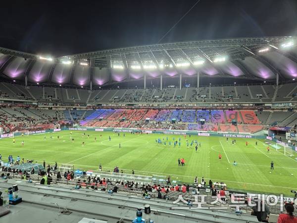 경기 시작 40분 전인데도 텅텅…한국-파라과이전 흥행 실패 우려