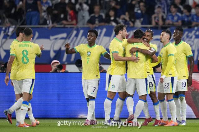 '월드컵 우승 목표' 일본, 사상 첫 브라질 격파…0-2→3-2 대역전승, 미나마노-나카무라-우에다 연속골