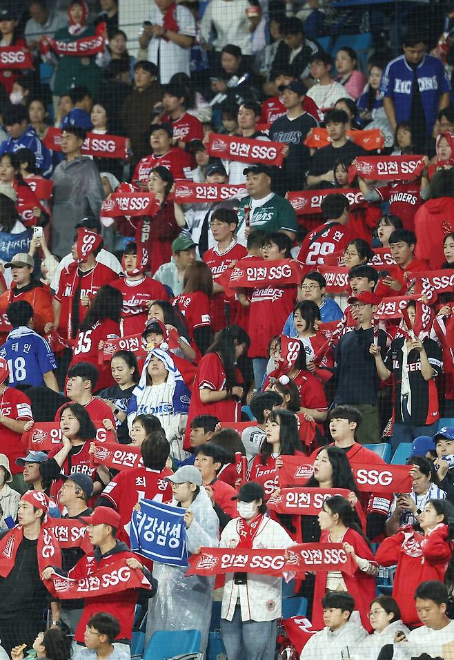 '충격의 시리즈 업셋' 이숭용 SSG 감독