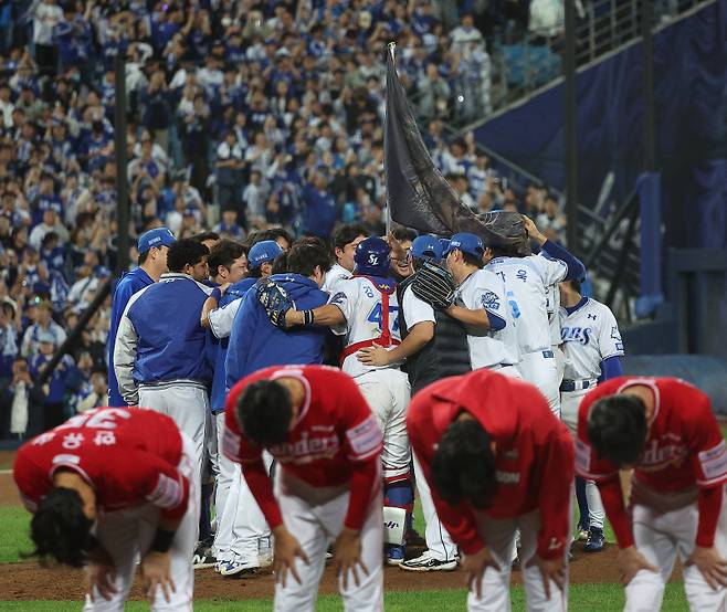 '충격의 시리즈 업셋' 이숭용 SSG 감독